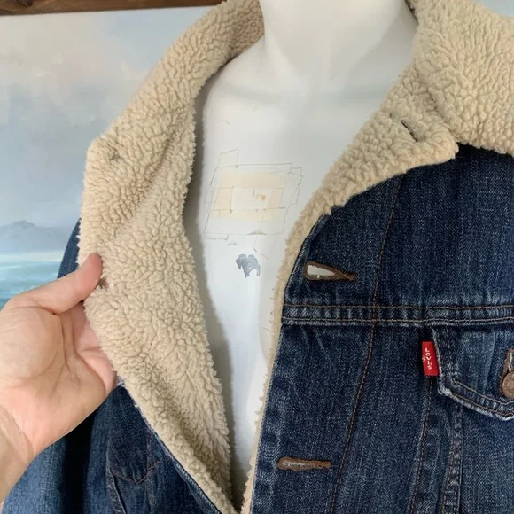 Levi's Sherpa Lined Jean Jacket || Vintage Fit Sherpa Trucker Denim Jacket, XL - Picture 6 of 6